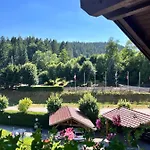 Hotel-restaurant Les Bas-rupts, Singuliers 제라르메르